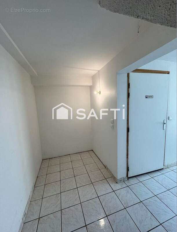 Photo 4 - Commerce à SEDAN