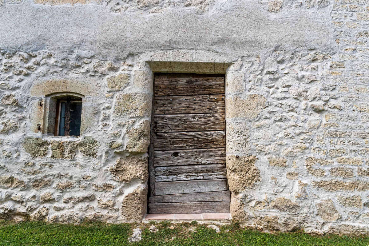 Maison à MONTCUQ