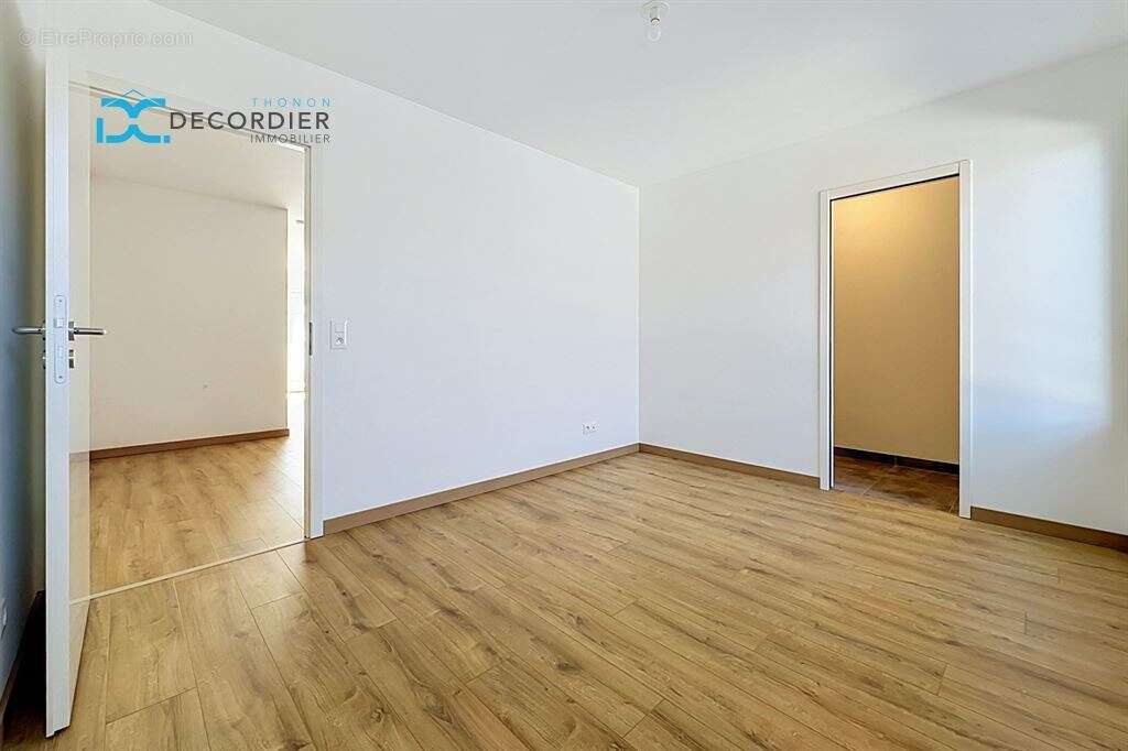 Superbe T5 Duplex récent avec terrasse, double garage et excellent DPE A/A !  - photo 8