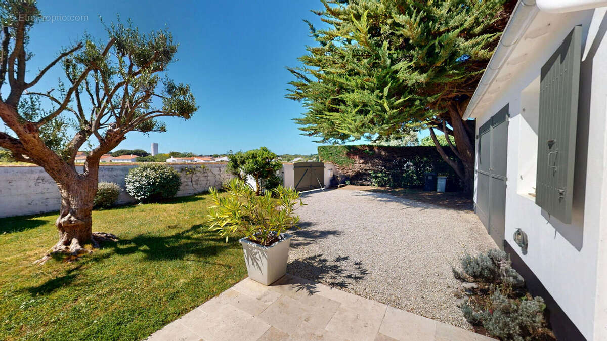 Maison centre village - photo 9