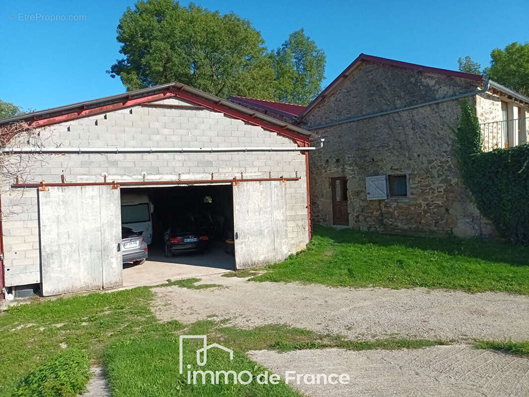 Maison à DECAZEVILLE