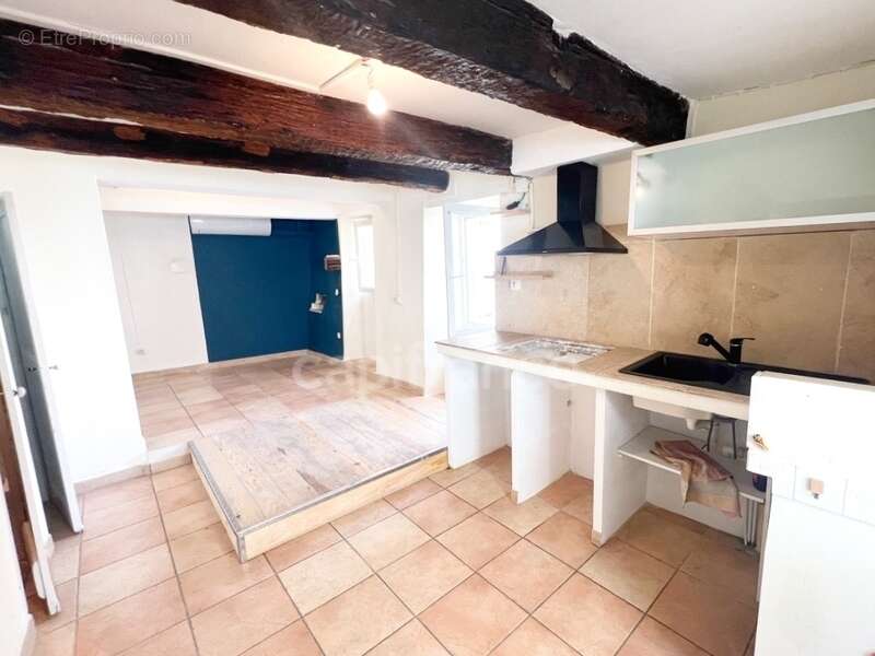 Maison de village lumineuse 2 chambres avec cave aménageable à Revest-du-Bion (04) proche Banon – Idéal investissement locatif - photo 3