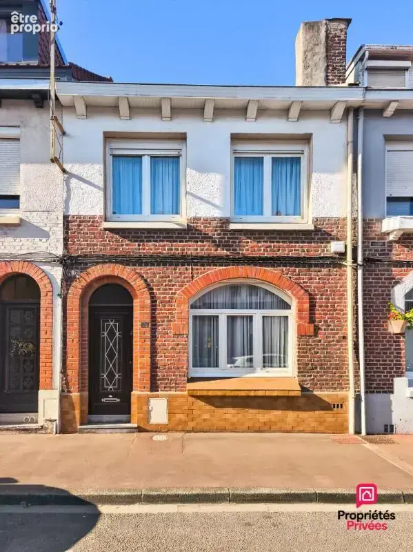 Marcq en Baroeul (59700) secteur PLOUICH, jolie maison de ville avec 3 chambres, grenier aménageable, et joli extérieur de 165 m - photo 1