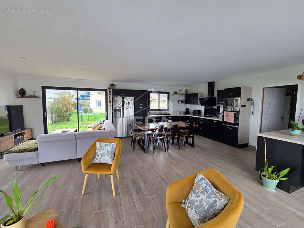 Maison à HAGETMAU