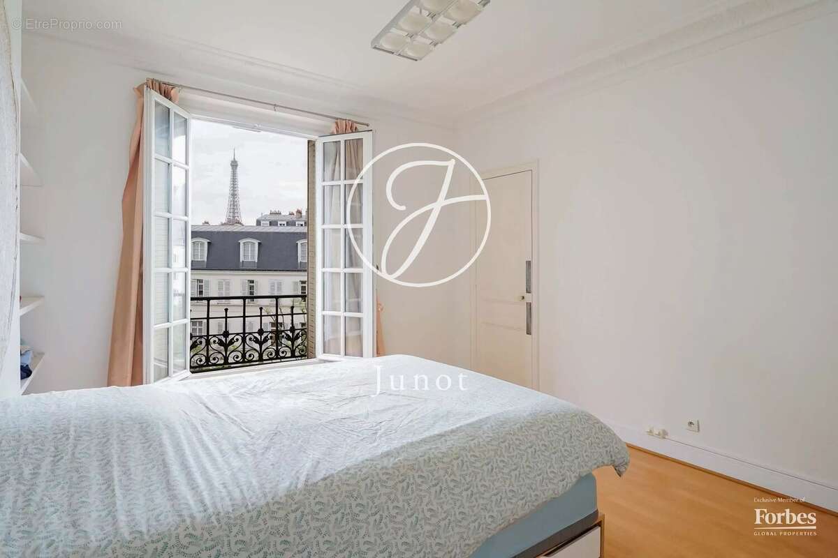 Appartement à PARIS-15E