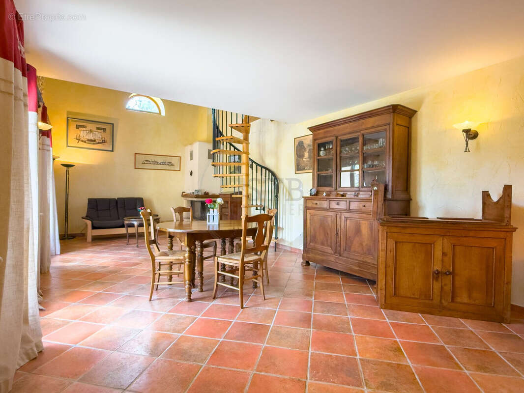 Maison à ROMPON