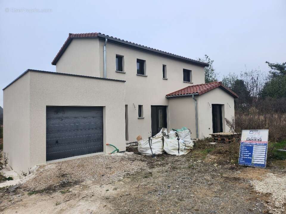 Terrain à MONTCEAUX