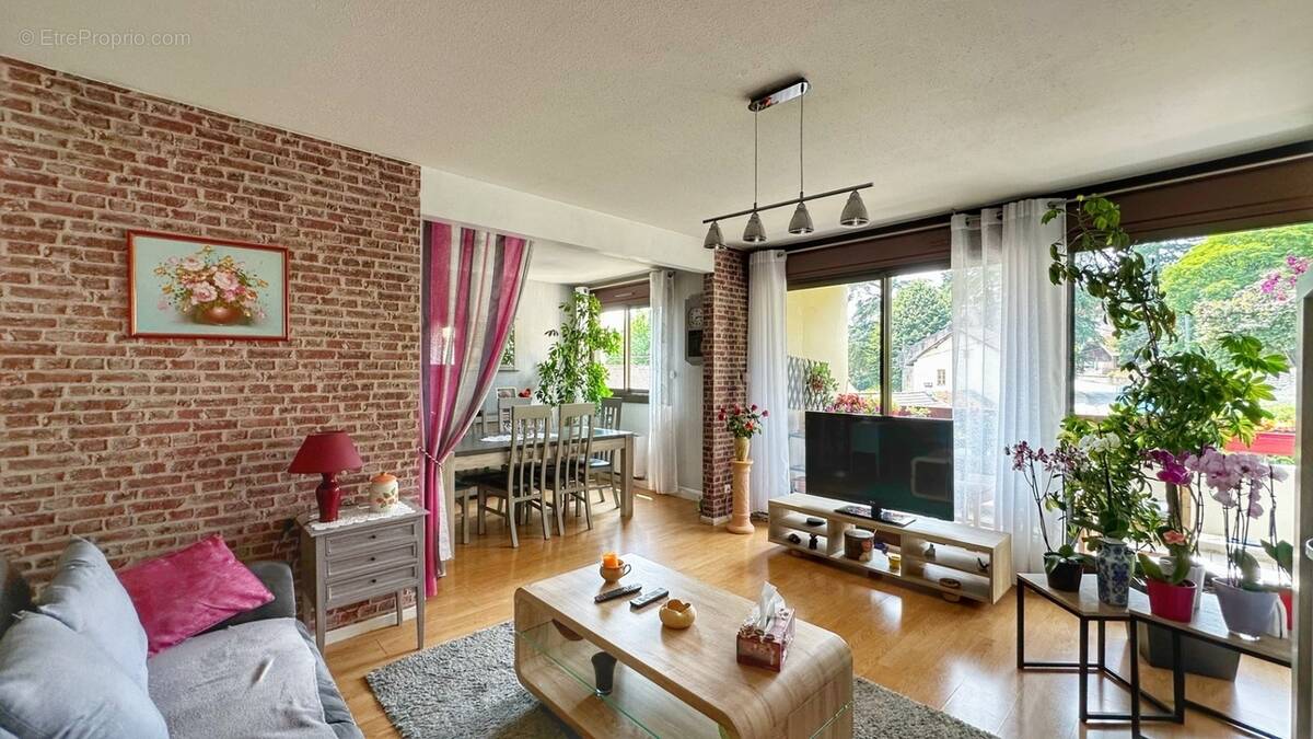 Appartement à RIVES
