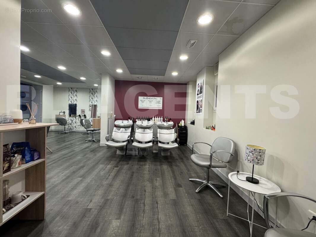 IMG_2546 - Commerce à TORCY