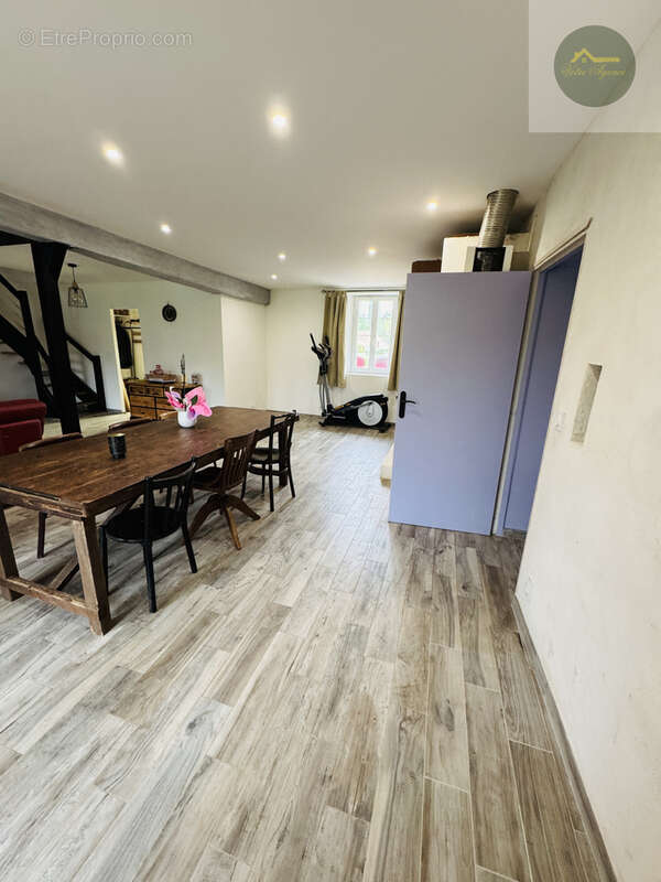 Maison à VOULX