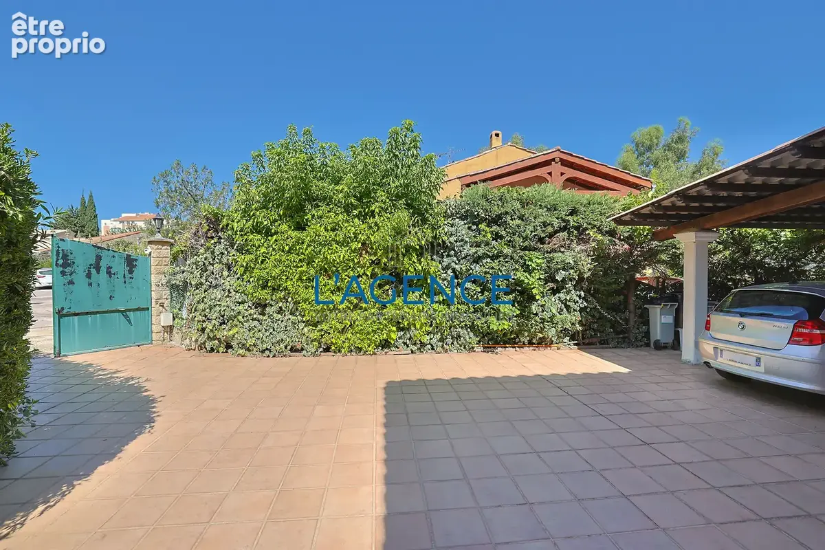 Hyeres proche commodités villa 260m2 avec piscine au calme - photo 21