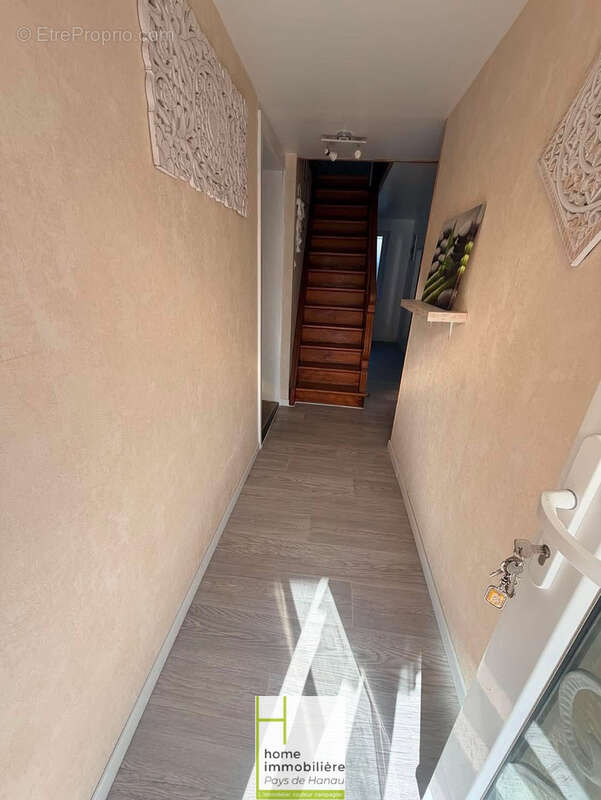 Secteur INGWILLER maisonnette de charme avec petit extérieur trés bien entretenue. Terrasse, cour ... - photo 4