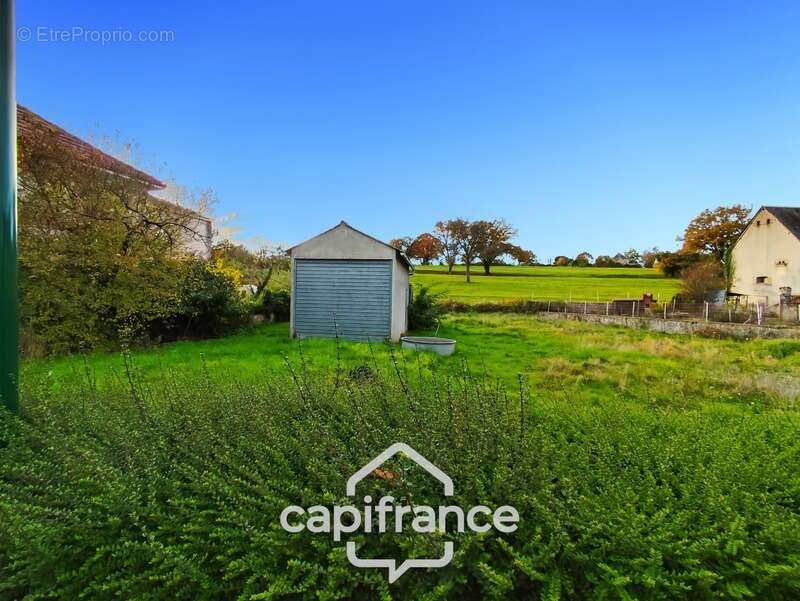 Maison à SAINTE-OSMANE