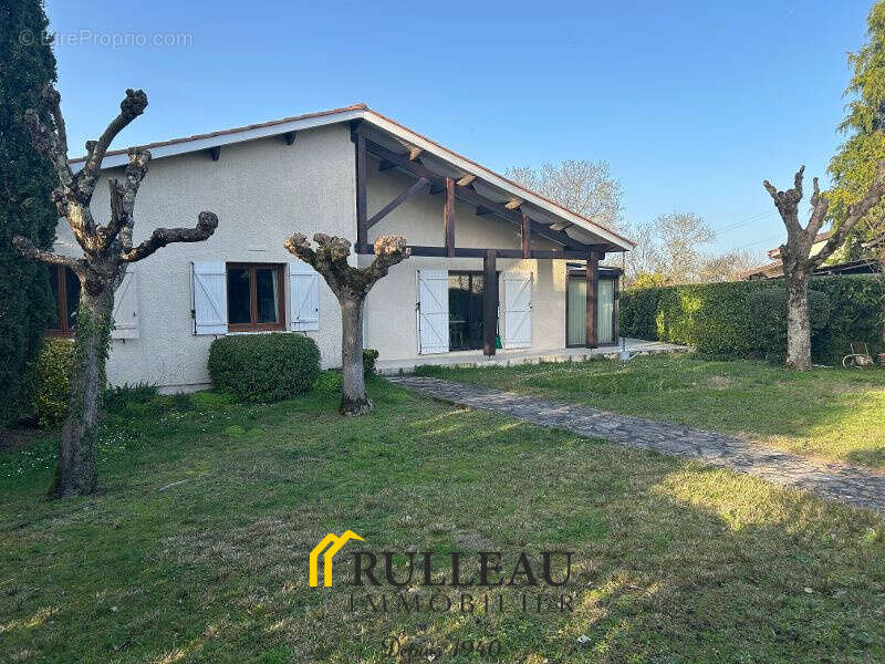 Maison à CUBZAC-LES-PONTS