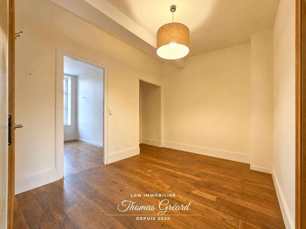 Maison ancienne 156 m² 4 chambres avec cour et balcon – Hyper centre Châteaudun - DPE en D - photo 4