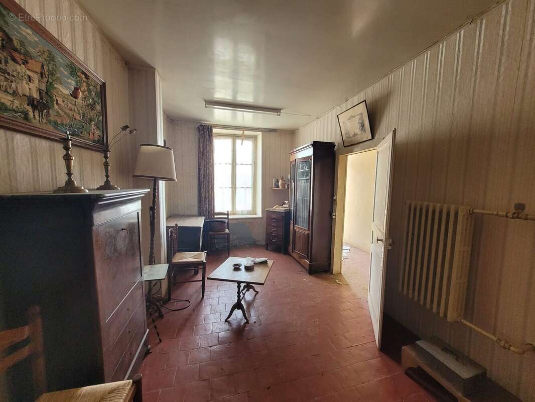 Maison à LA MADELEINE-BOUVET