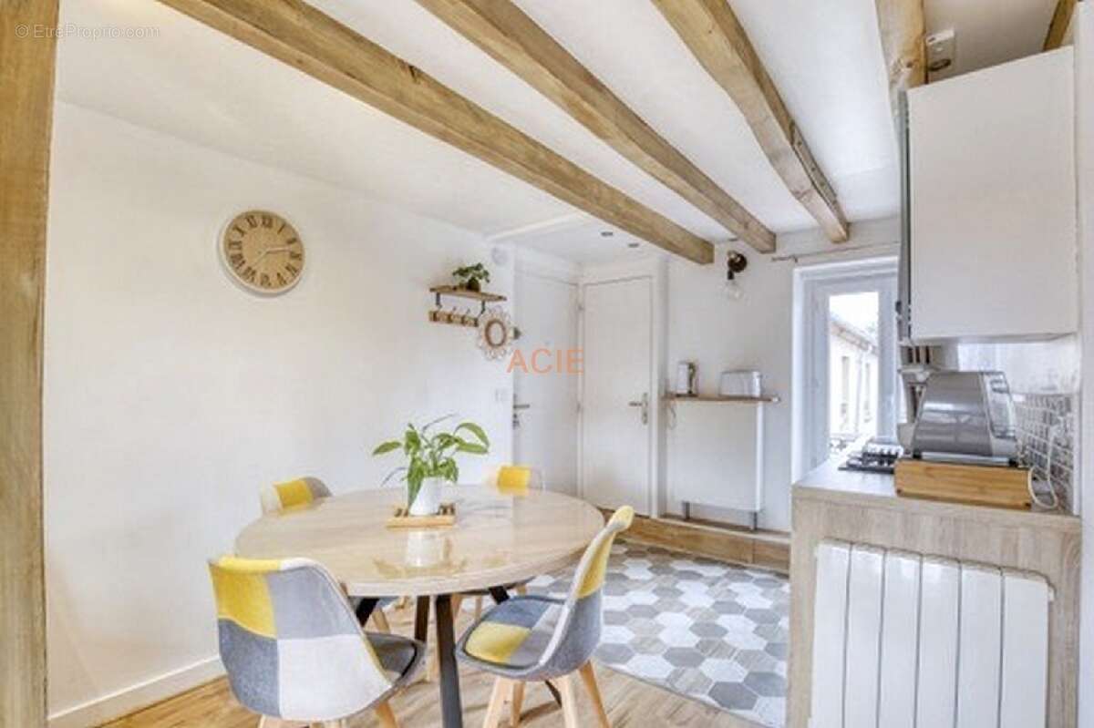 Appartement à LA CHAPELLE-EN-SERVAL