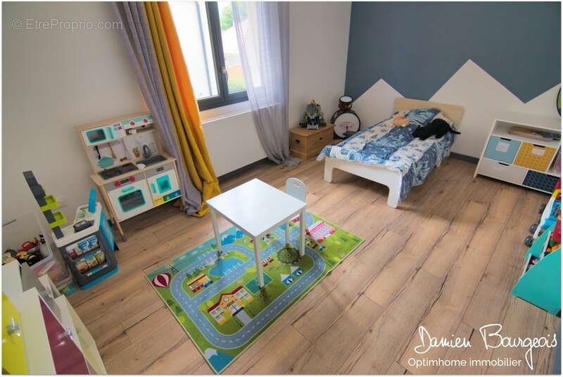 Maison à SAINT-GENIS-POUILLY