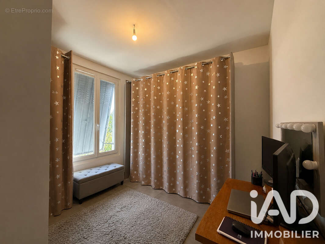 Maison 130 m² à Louvres  - photo 9
