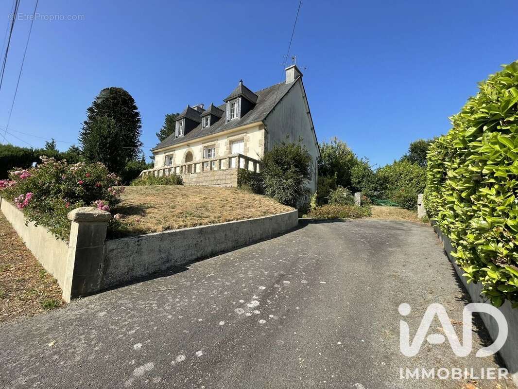 Maison 113 m² à Gouarec  - photo 2
