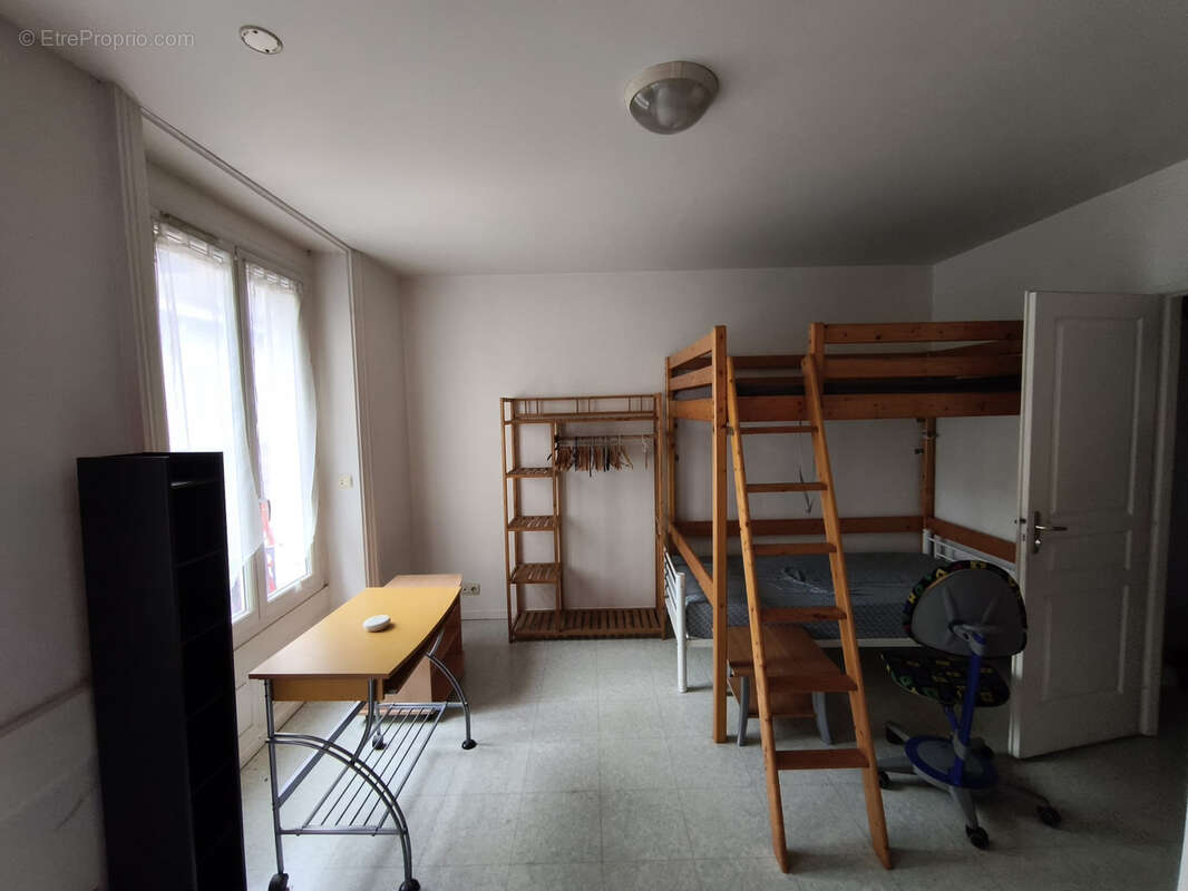 Appartement 222 m² à Saint-Etienne  - photo 10