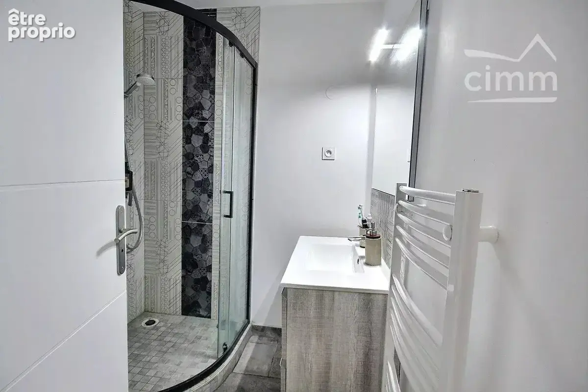 A vendre t4 duplex la rochette 73110 - photo 9