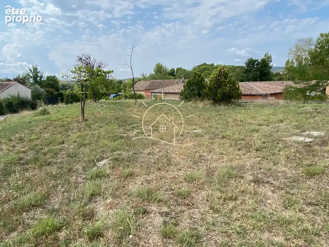 Terrain constructible dans un superbe environnement - photo 2
