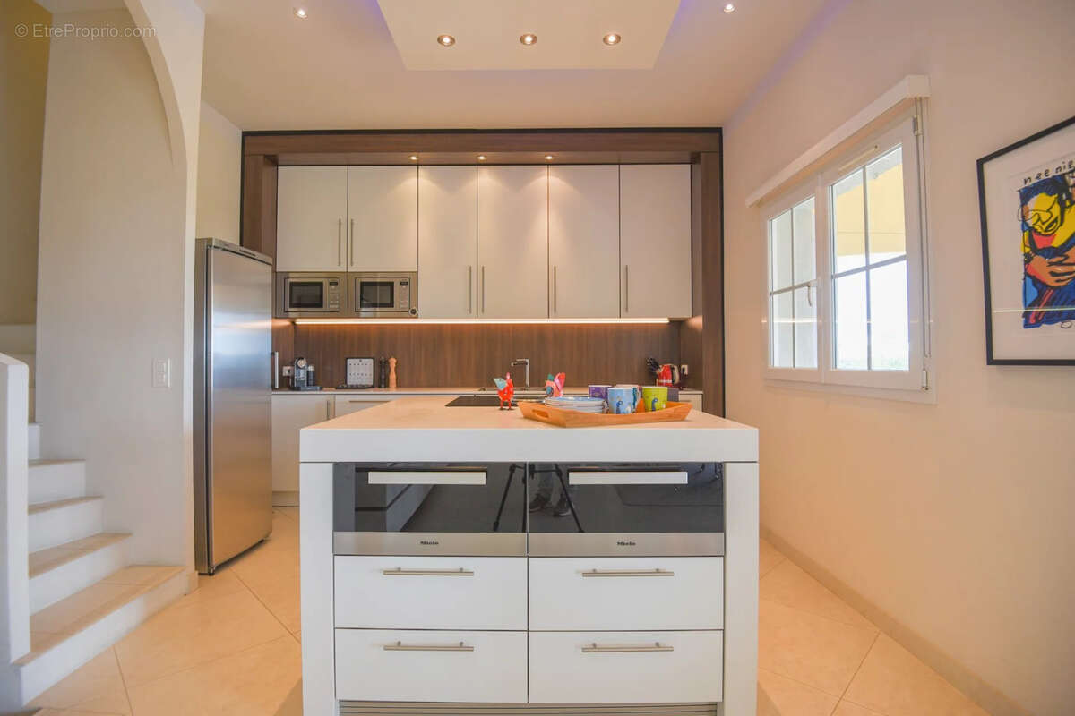 Maison à ENTRECASTEAUX