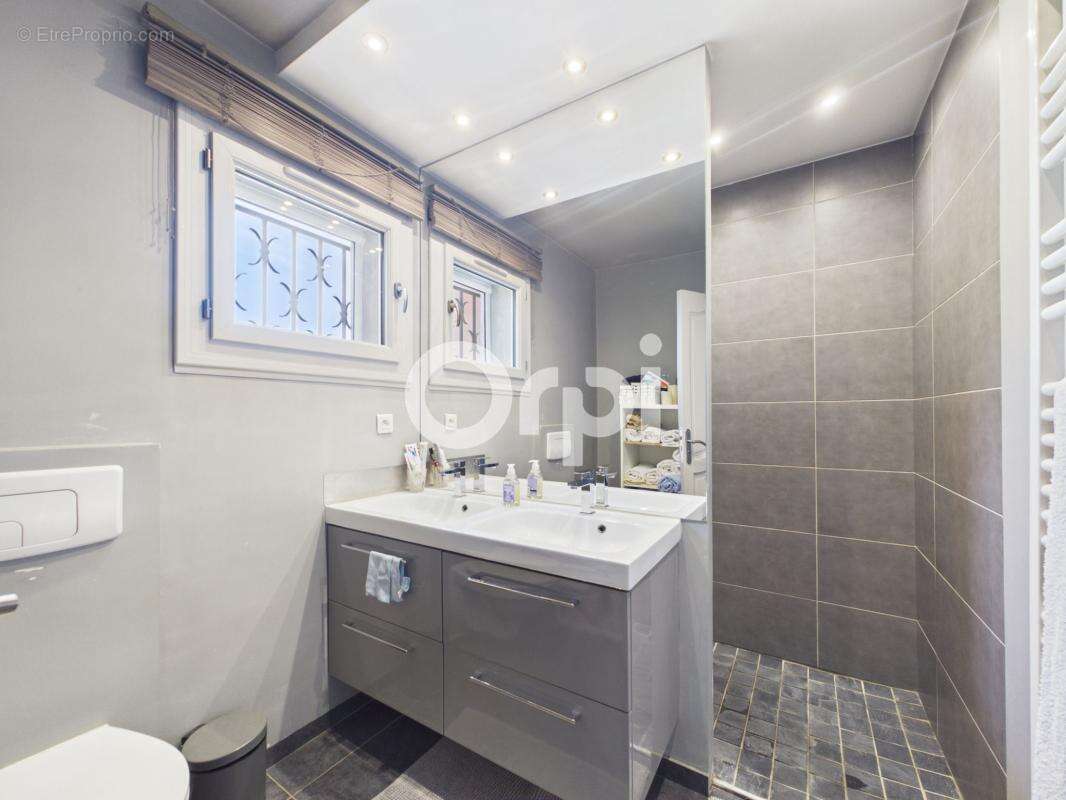 Piscine - pool house - buanderie - photo 12
