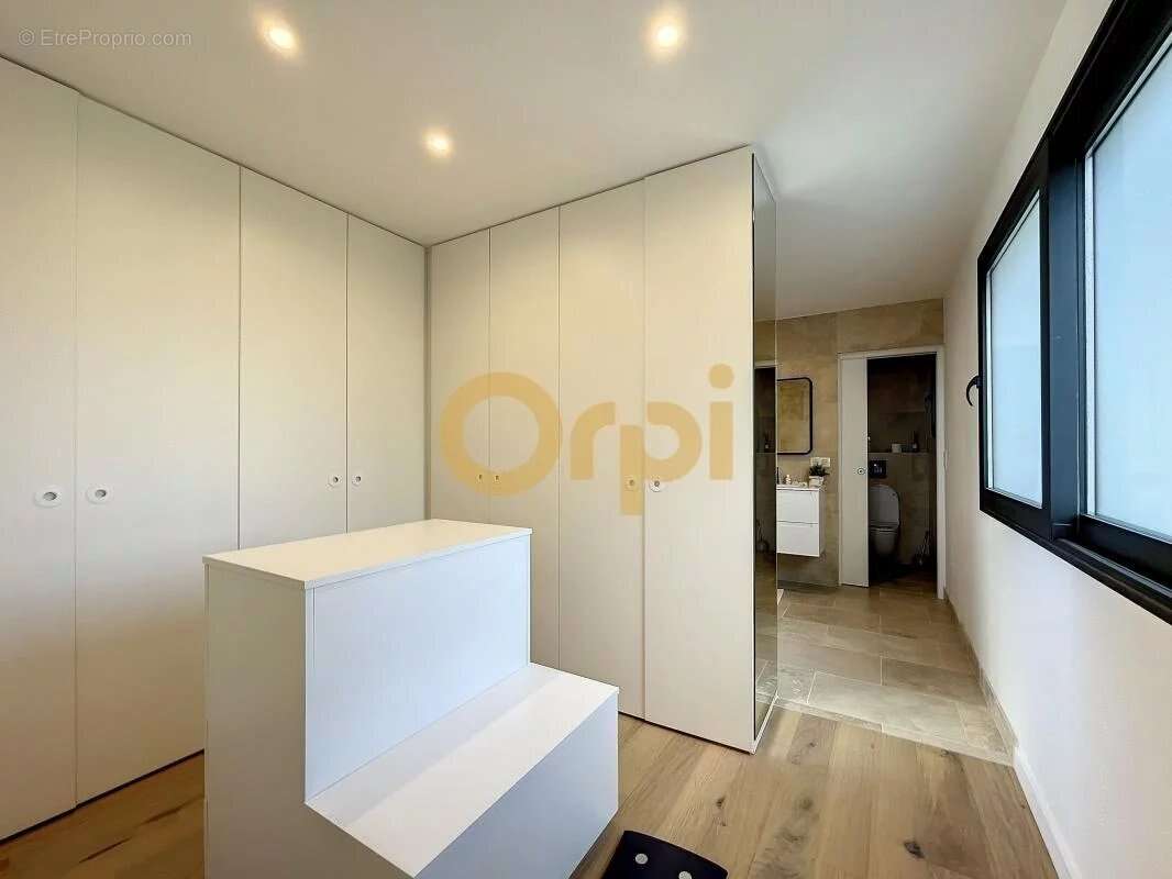 Maison à LES ISSAMBRES