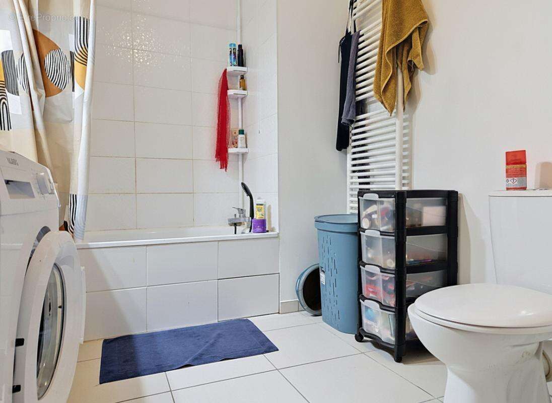 Appartement à MEYZIEU