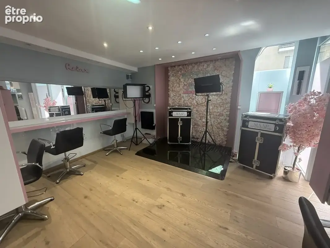 Commerce 140 m² à vendre à Paris-15e (75015) - photo 3