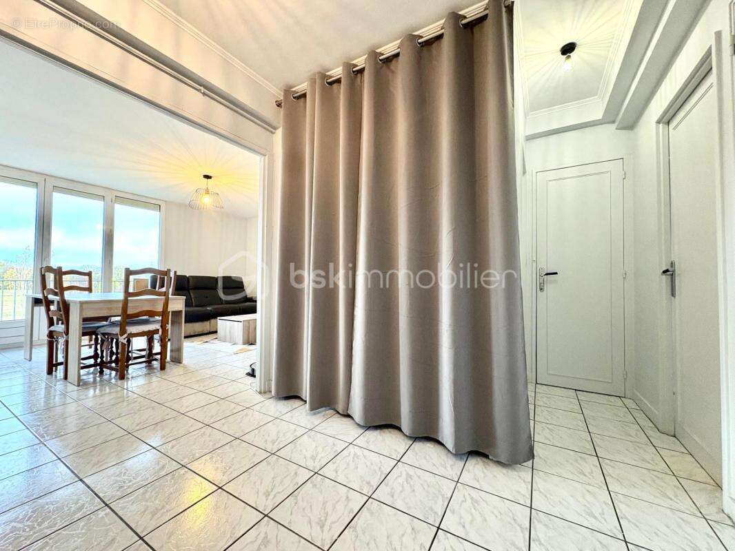 Appartement à NOZAY