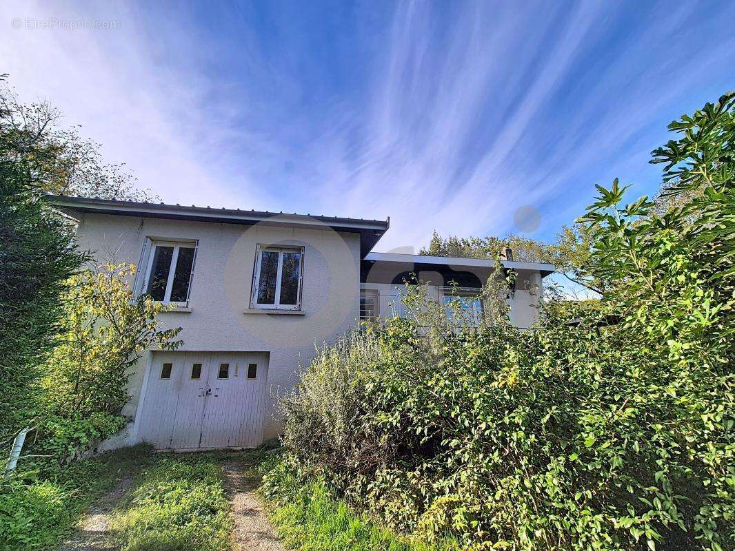 Maison à TERRASSON-LAVILLEDIEU