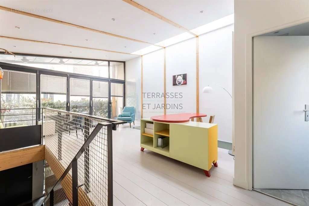 Appartement à PARIS-11E