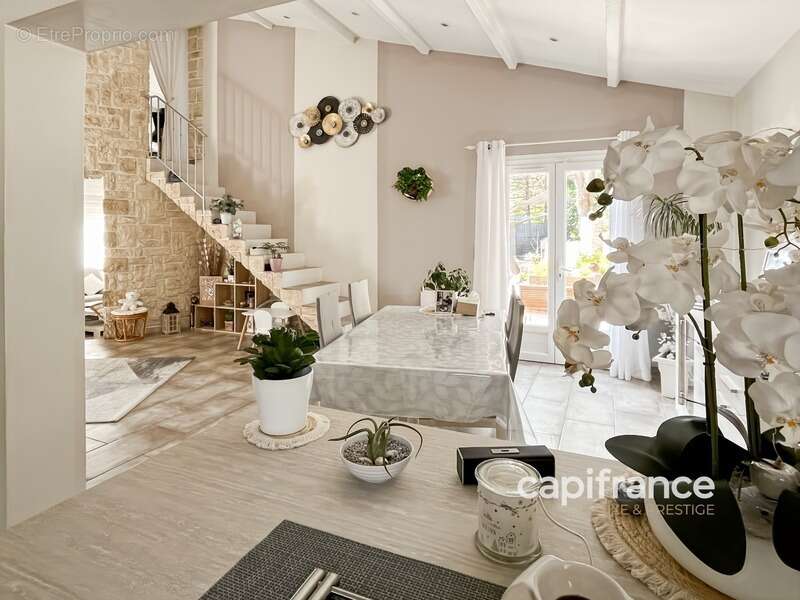 Maison à BAGNOLS-EN-FORET