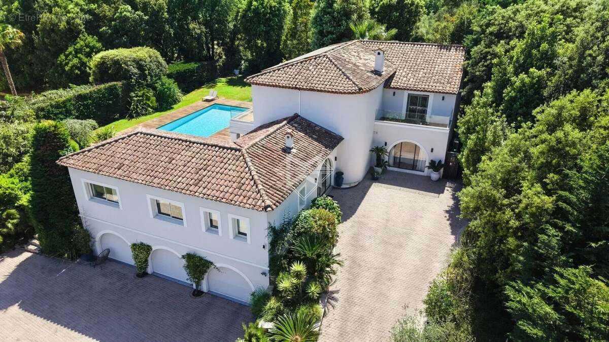 Maison à VALBONNE