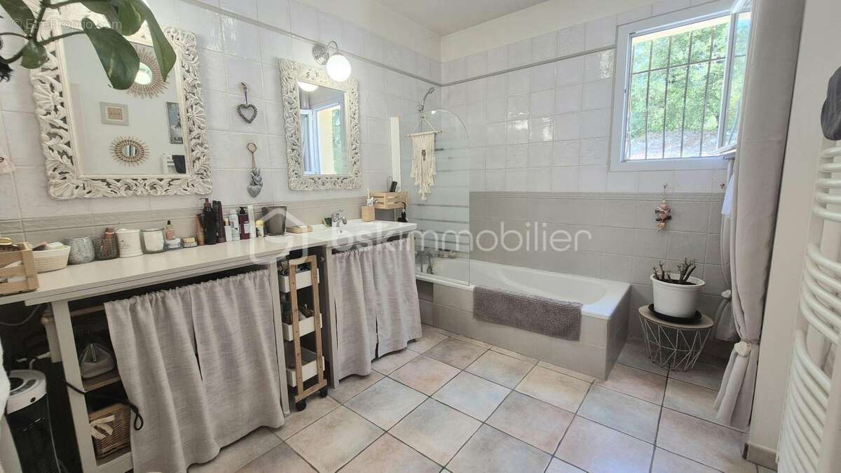 Maison à BESSE-SUR-ISSOLE