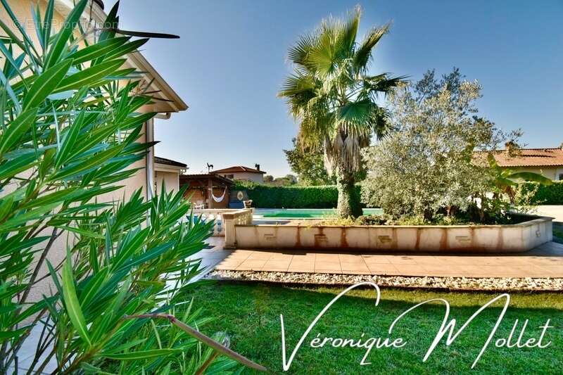 Maison à AMBARES-ET-LAGRAVE