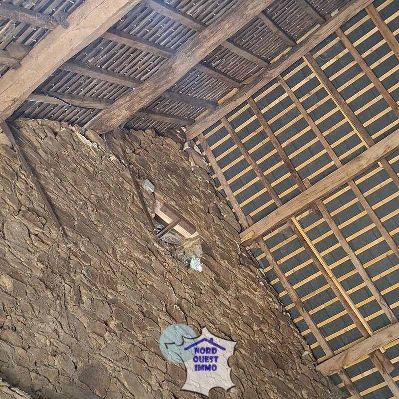 Maison et dépendances. - photo 7