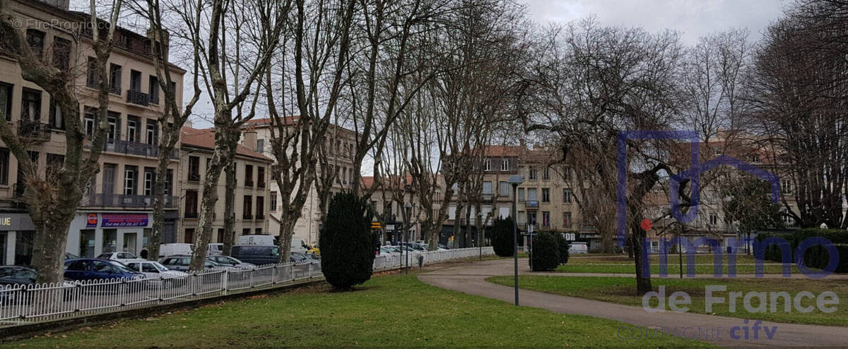 Appartement à SAINT-ETIENNE