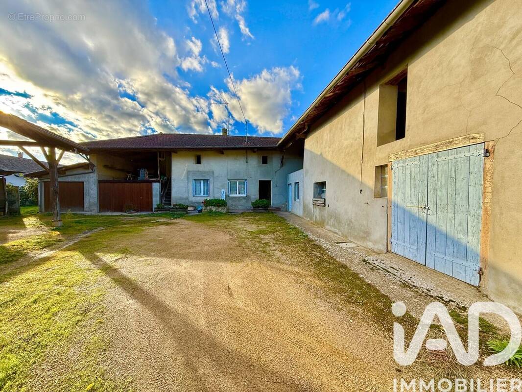 Photo 1 - Maison à CORMORANCHE-SUR-SAONE