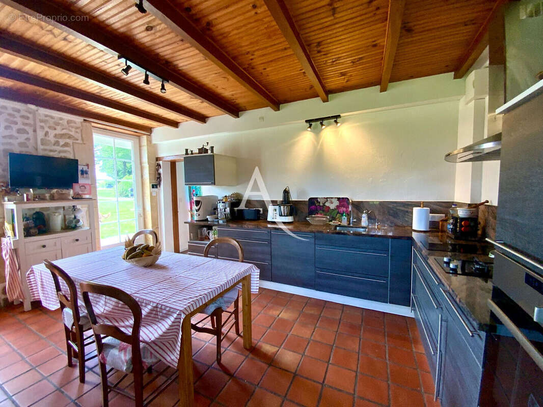 Maison à JONZAC