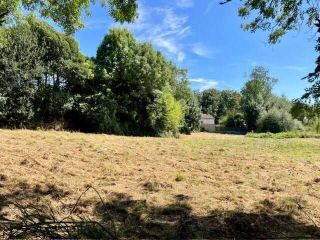 Terrain à MOUTIERS-LES-MAUXFAITS