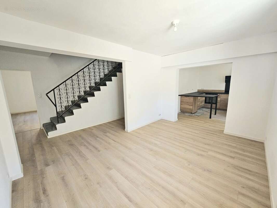 Maison à BRUGUIERES