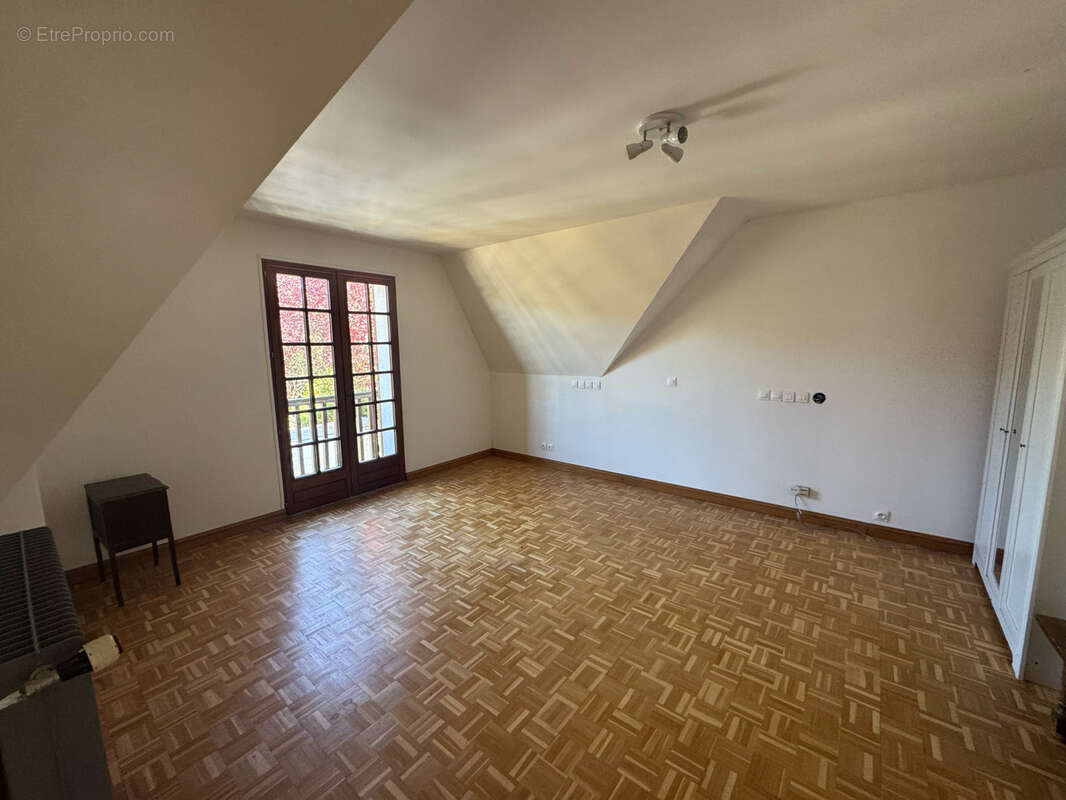 Maison à LIVRY-SUR-SEINE