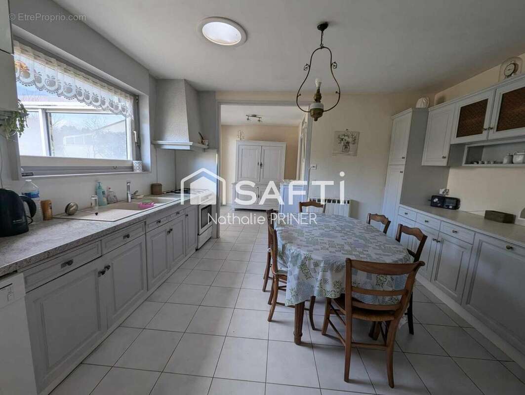 Photo 3 - Maison à VOUILLE