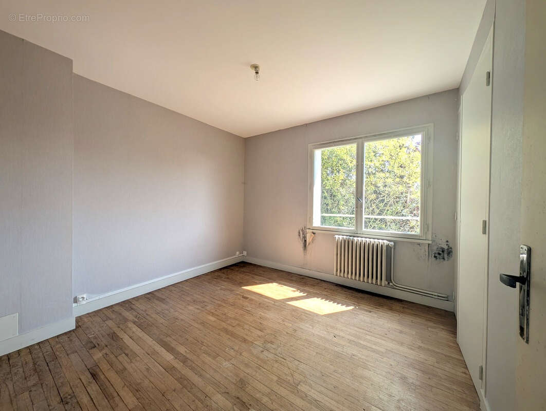Centre doué maison a rafraichir - photo 7