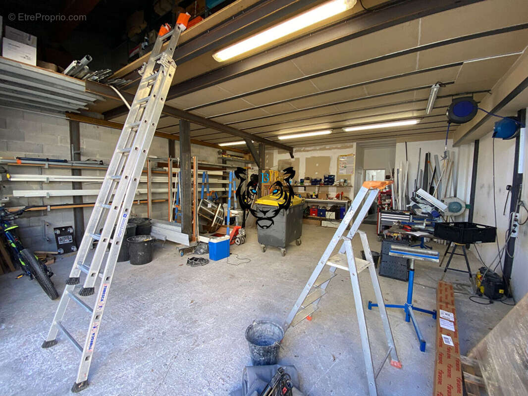 Commerce à ROQUEBRUNE-SUR-ARGENS