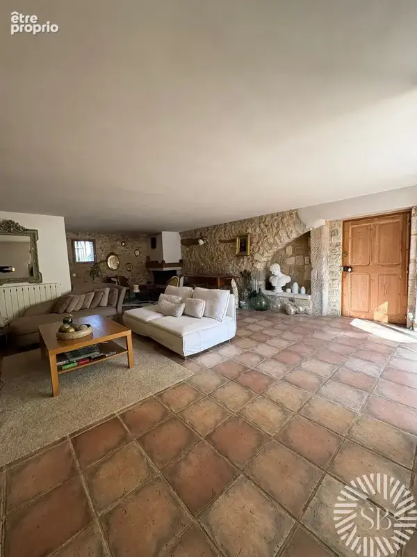 Mas de caractère 194m2 + Loft de  85m2 ( ( Surface totale 279m2) - Studio indépendant - photo 6